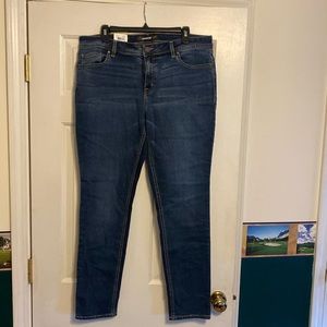 Jordache NEW mid rise skinny jean size 16
